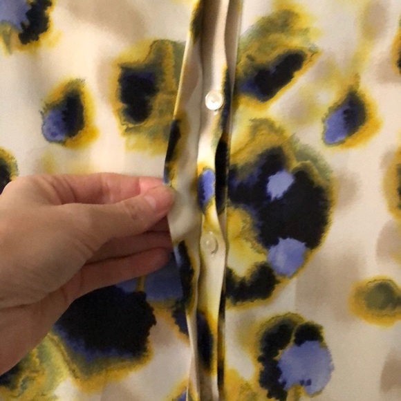 sleeveless high-low tunic length button up - Picture 2 of 6